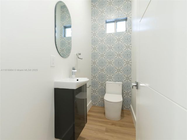 Home for sale at 1421 SW 24th Ct 1 - photo 6140151