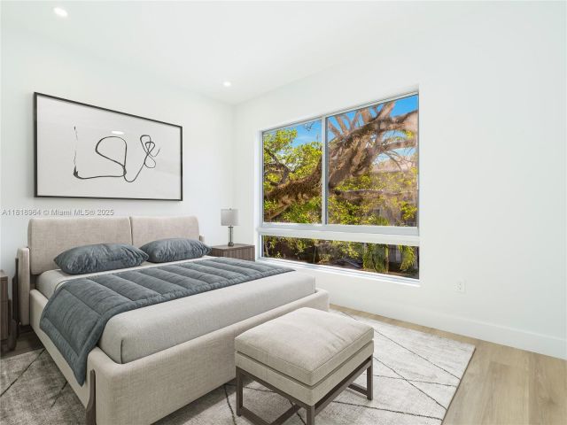 Home for sale at 1421 SW 24th Ct 1 - photo 6140154