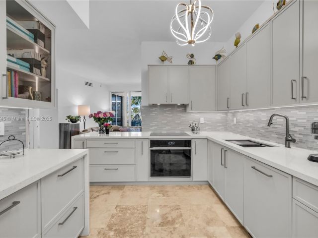 Apartment for sale  Unit #407 - photo 6219677