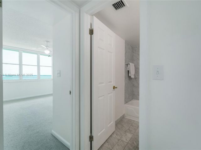 Apartment for rent  Unit #1103 - photo 6141436