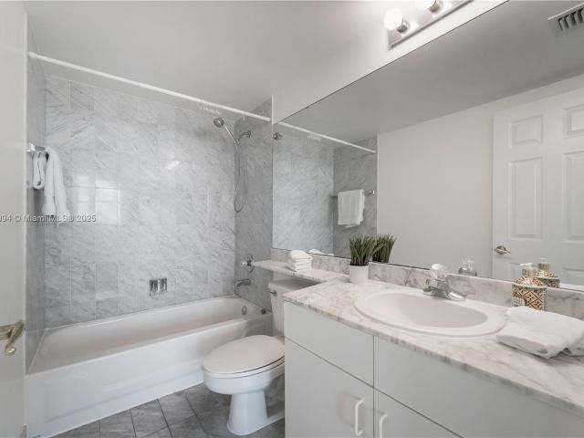 Apartment for rent  Unit #1103 - photo 6141437