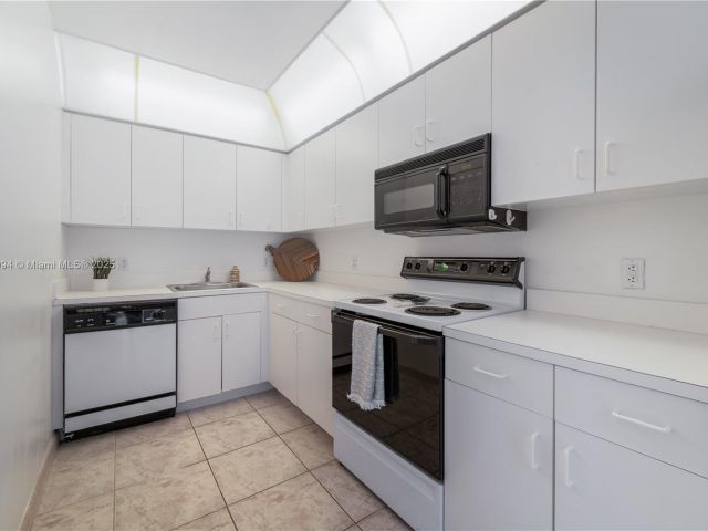 Apartment for rent  Unit #1103 - photo 6141444