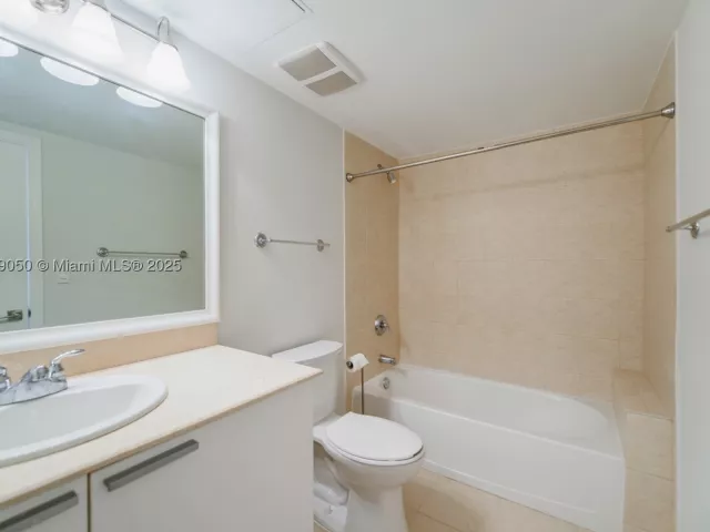 2-bedroom condo for sale in Sunny Isles Beach - 16699 Collins Ave 2107 - MondialRealty