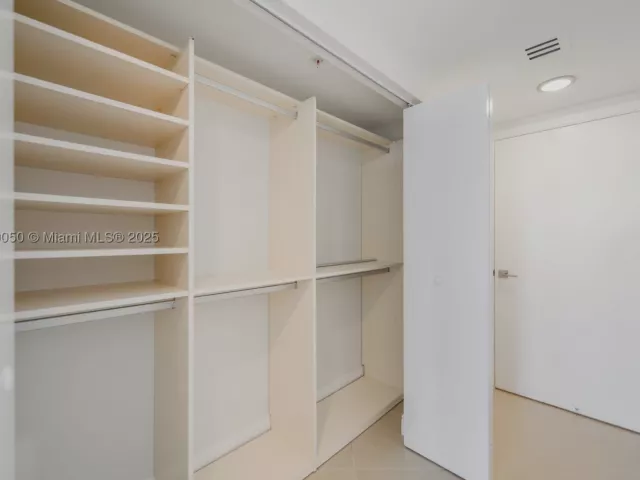 2-bedroom condo for sale in Sunny Isles Beach - 16699 Collins Ave 2107 - MondialRealty