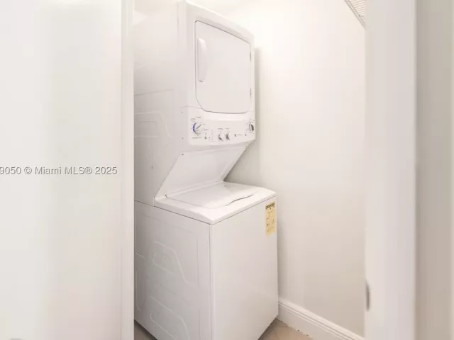 2-bedroom condo for sale in Sunny Isles Beach - 16699 Collins Ave 2107 - MondialRealty