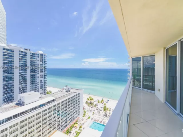 2-bedroom condo for sale in Sunny Isles Beach - 16699 Collins Ave 2107 - MondialRealty