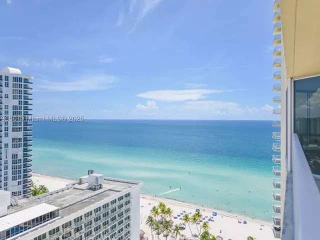 2-bedroom condo for sale in Sunny Isles Beach - 16699 Collins Ave 2107 - MondialRealty