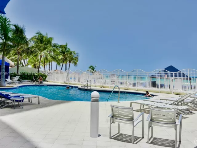 2-bedroom condo for sale in Sunny Isles Beach - 16699 Collins Ave 2107 - MondialRealty