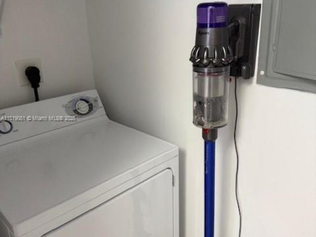 2-bedroom condo for rent in Aventura - 19501 W Country Club Dr 1815 - MondialRealty