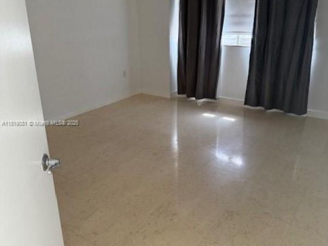 2-bedroom condo for rent in Aventura - 19501 W Country Club Dr 1815 - MondialRealty