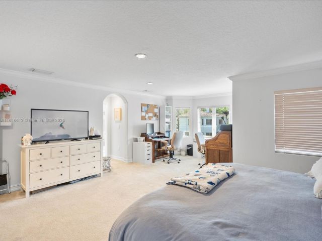 Home for sale at 20820 NE 30th Pl - photo 6140411