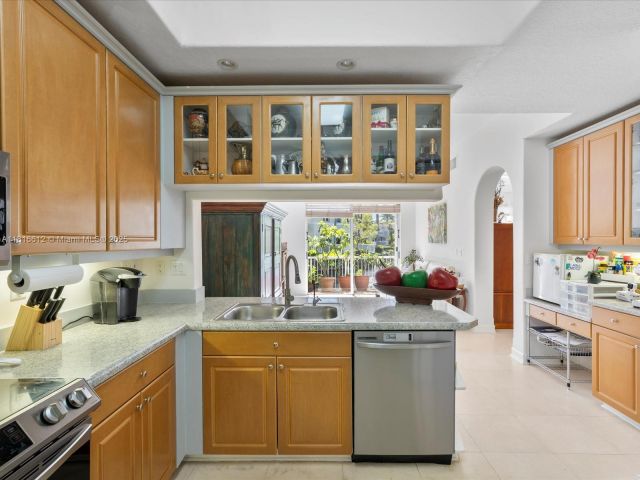 Home for sale at 20820 NE 30th Pl - photo 6140416