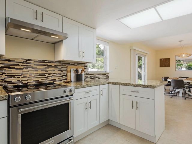 Home for sale at 123 NW 6th Avenue - photo 6141734