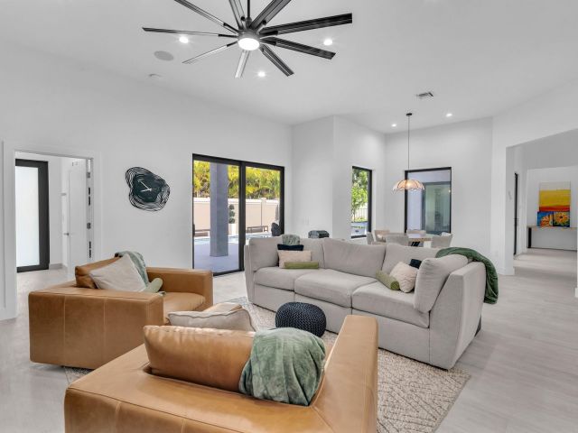 Home for sale at 5827 Brookfield Cir W - photo 6165038