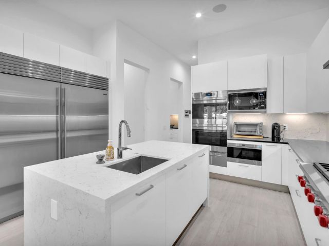 Home for sale at 5827 Brookfield Cir W - photo 6165042