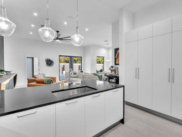 Home for sale at 5827 Brookfield Cir W - photo 6165044