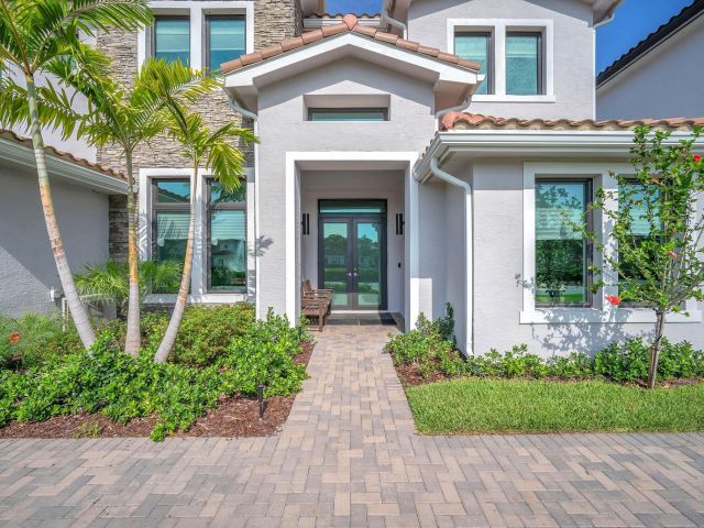 Home for sale at 5827 Brookfield Cir W - photo 6165048