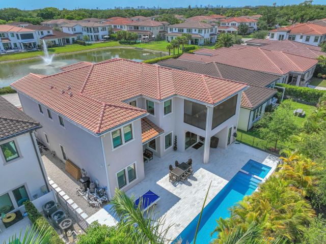 Home for sale at 5827 Brookfield Cir W - photo 6165051