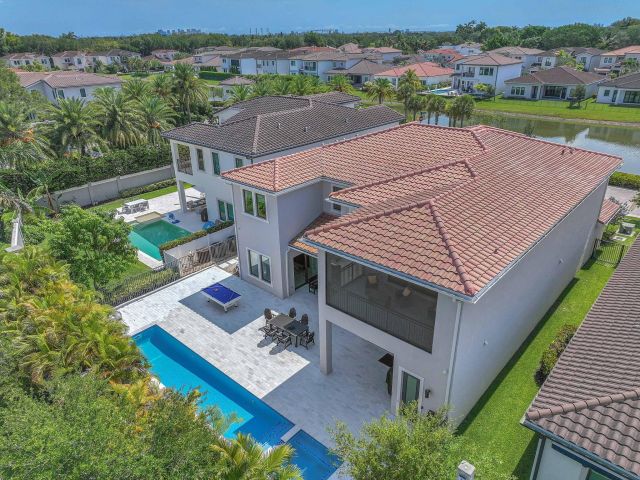 Home for sale at 5827 Brookfield Cir W - photo 6165052