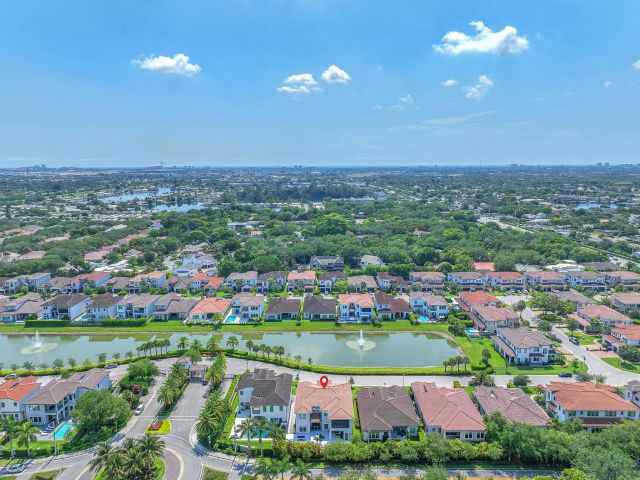 Home for sale at 5827 Brookfield Cir W - photo 6165055