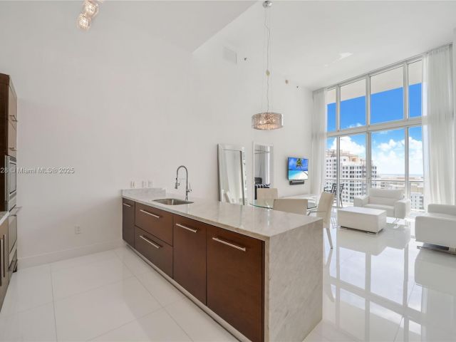 Apartment for sale  Unit #2807 - photo 6143515