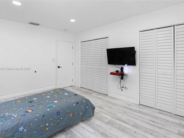 Home for sale at 1611 Madison St - photo 6153606