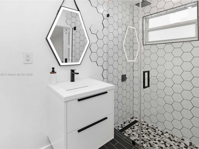 Home for sale at 1611 Madison St - photo 6153610