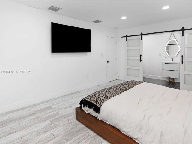 Home for sale at 1611 Madison St - photo 6153611