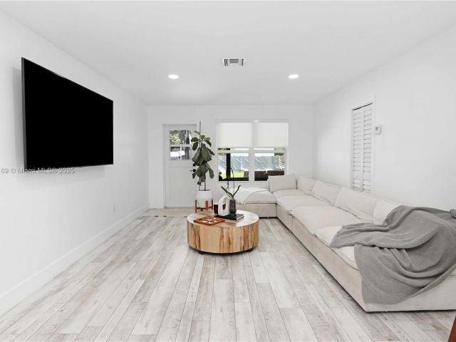 Home for sale at 1611 Madison St - photo 6153617