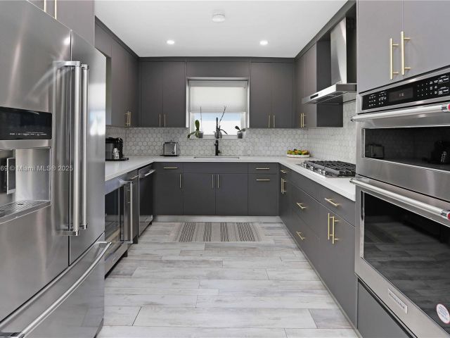 Home for sale at 1611 Madison St - photo 6153625