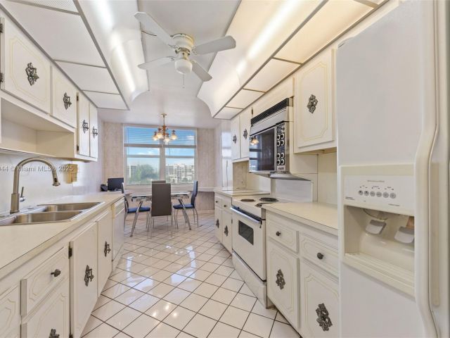 Apartment for sale  Unit #501N - photo 6145699