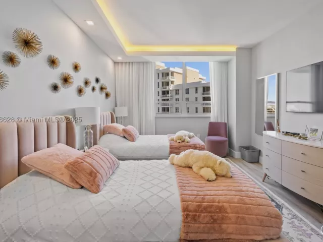 3-bedroom condo for sale in Miami - 801 Brickell Key Blvd 2203 - MondialRealty
