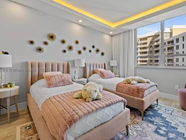 3-bedroom condo for sale in Miami - 801 Brickell Key Blvd 2203 - MondialRealty