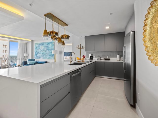 Apartment for sale  Unit #2203 - photo 6150610