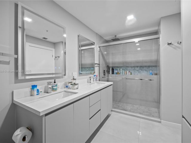 Apartment for sale  Unit #2203 - photo 6150618