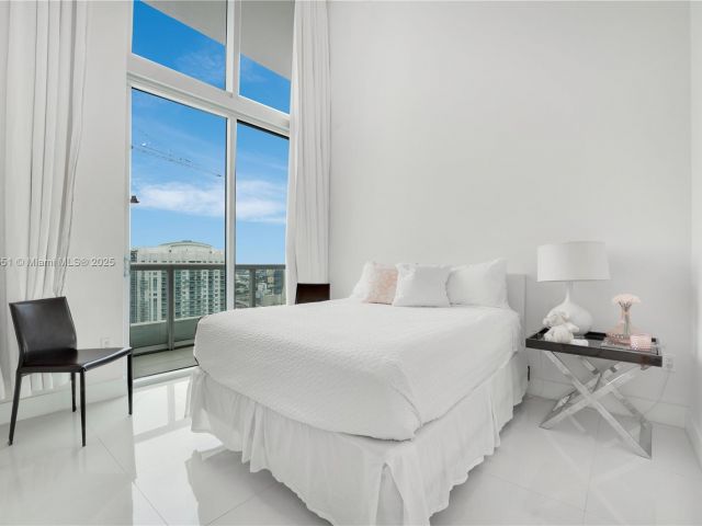 Apartment for sale  Unit #4004 - photo 6171748