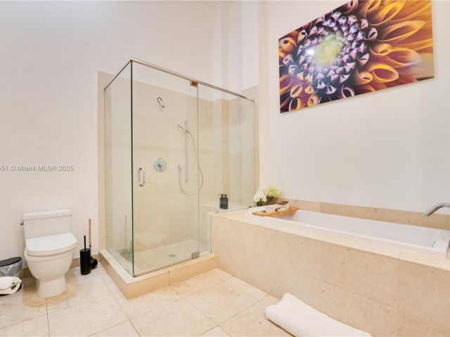 Apartment for sale  Unit #4004 - photo 6171754