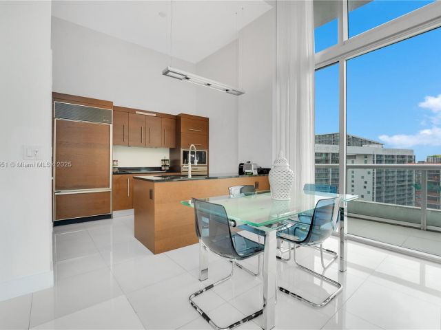 Apartment for sale  Unit #4004 - photo 6171758