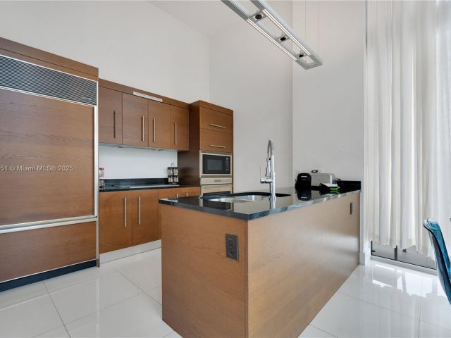 Apartment for sale  Unit #4004 - photo 6171759