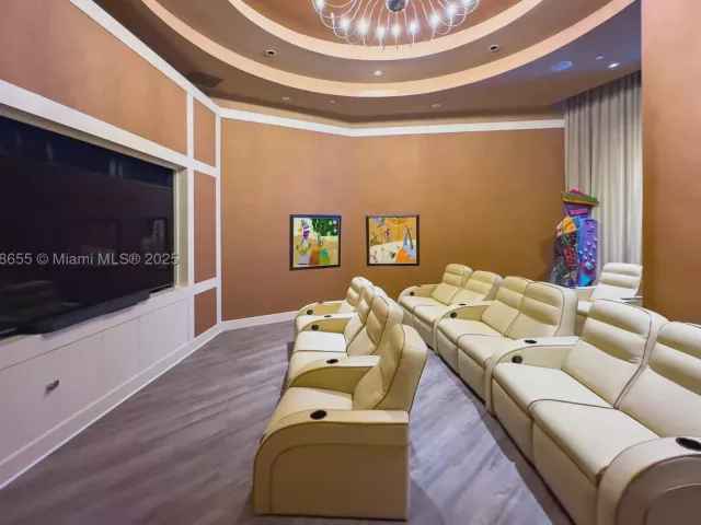3-bedroom condo for sale in Hollywood - 3101 S Ocean Dr 2708 - MondialRealty