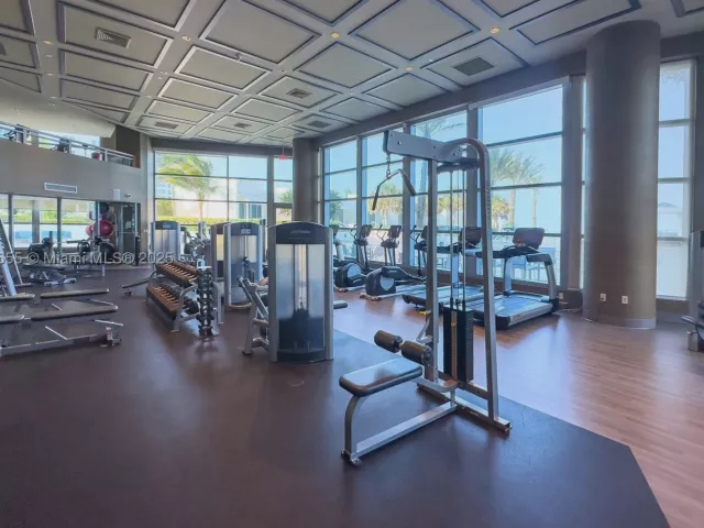 3-bedroom condo for sale in Hollywood - 3101 S Ocean Dr 2708 - MondialRealty
