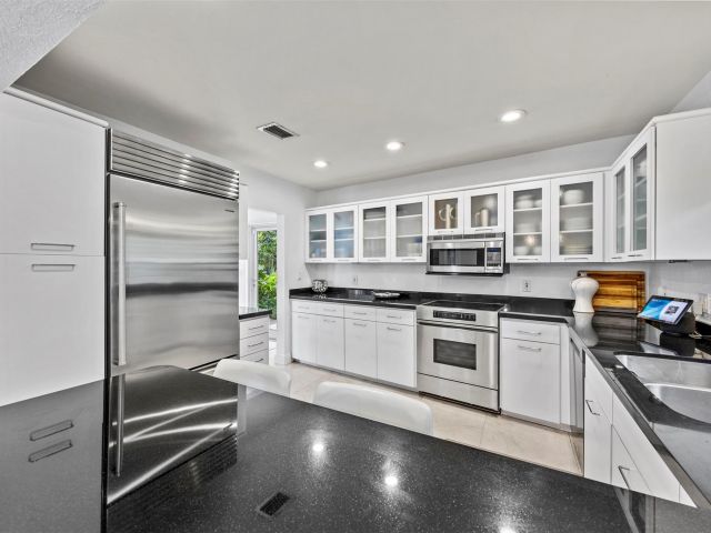 Home for sale at 1719 Poinsettia Dr - photo 6173412