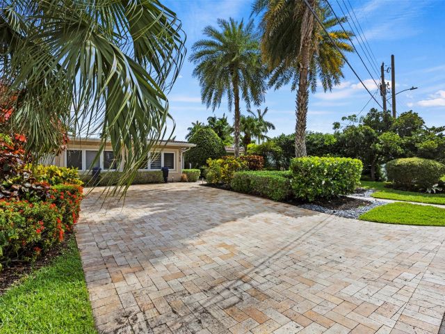 Home for sale at 1719 Poinsettia Dr - photo 6173428