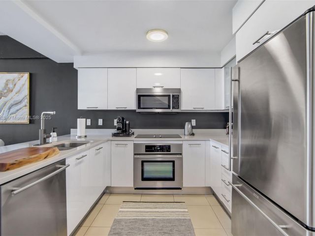 Home for rent at 3250 NE 1st Ave 550 - photo 6148567