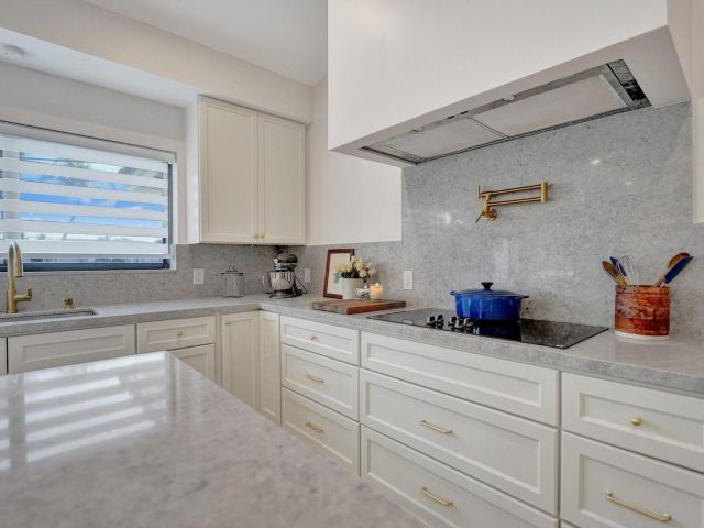 Home for sale at 1107 SE 13th Court - photo 6184480