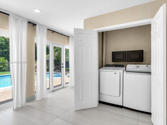 Home for rent at 1540 SE 23rd Ave - - photo 6144022