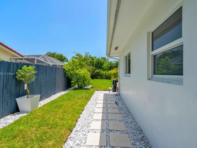 Home for rent at 1540 SE 23rd Ave - - photo 6144033