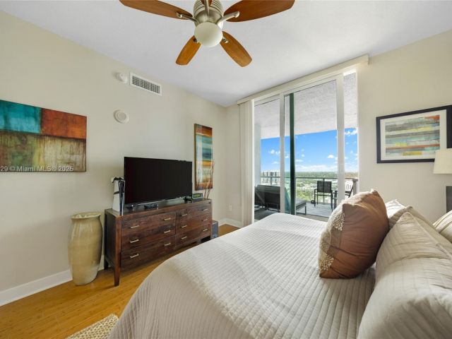 Apartment for sale  Unit #1809 - photo 6173175