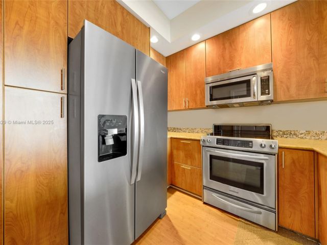 Apartment for sale  Unit #1809 - photo 6173177