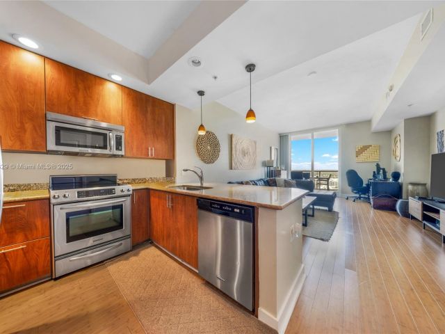 Apartment for sale  Unit #1809 - photo 6173179